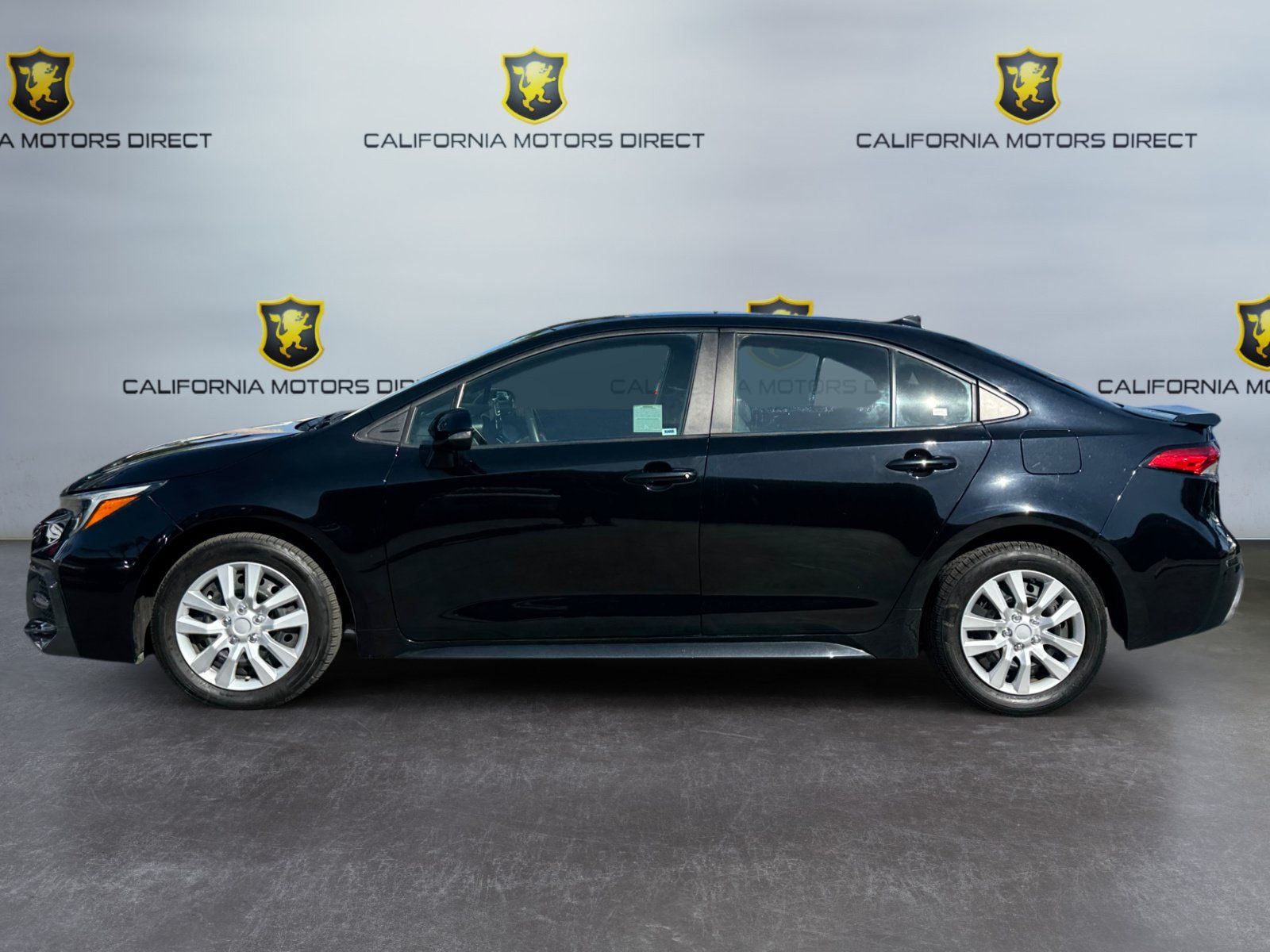 Used 2024 Toyota Corolla SE FWD image 2