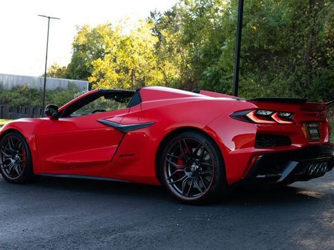 Used 2025 Chevrolet Corvette Z06 w/ Battery Protection Package image 27