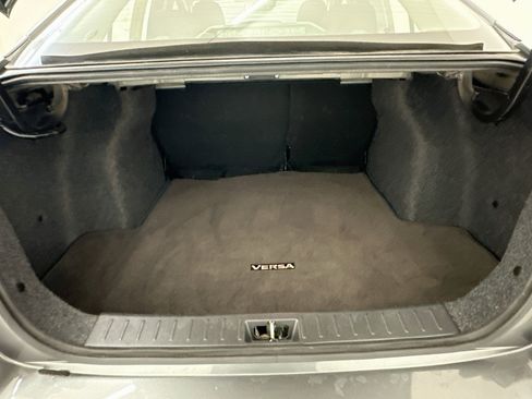 Used 2025 Nissan Versa SV FWD image 28