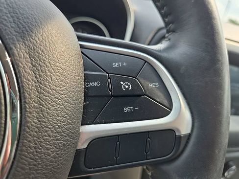Used 2018 Jeep Compass Latitude w/ Popular Equipment Group AWD/4WD image 18