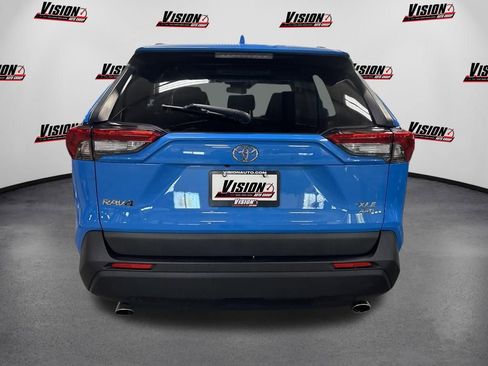 Used 2019 Toyota RAV4 XLE w/ Convenience Package AWD/4WD image 3