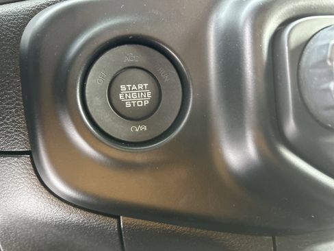 Used 2022 Jeep Wrangler Sport S image 35