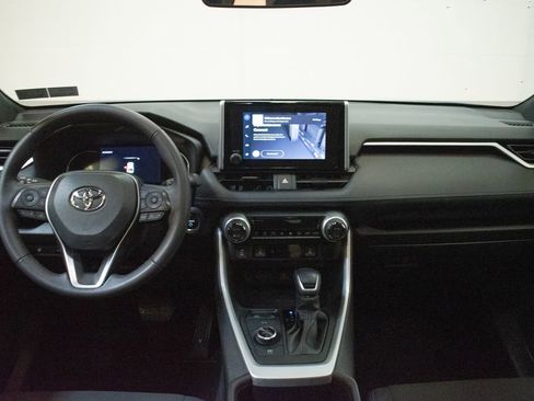 Used 2024 Toyota RAV4 SE w/ Convenience Package AWD/4WD image 11