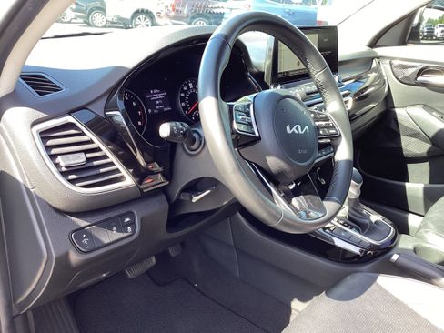 Used 2023 Kia Seltos EX AWD/4WD image 12
