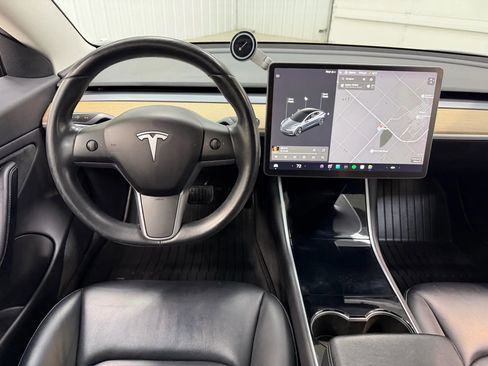 Used 2019 Tesla Model 3 Mid Range image 19