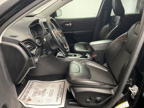 Used 2021 Jeep Cherokee Latitude Plus image 14