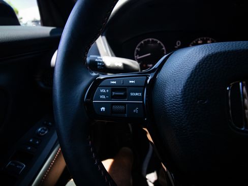 Certified 2024 Honda HR-V Sport image 18