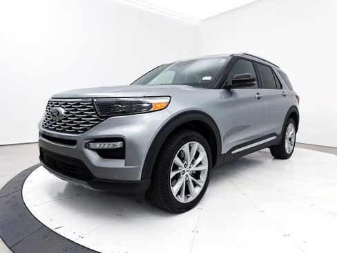 Used 2023 Ford Explorer Platinum w/ Technology Package image 18