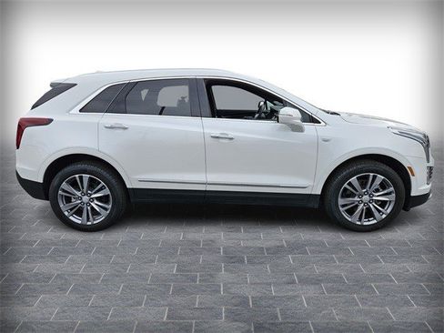 Certified 2025 Cadillac XT5 Premium Luxury image 4