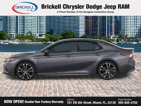 Used 2020 Toyota Camry SE w/ Convenience Package FWD image 7