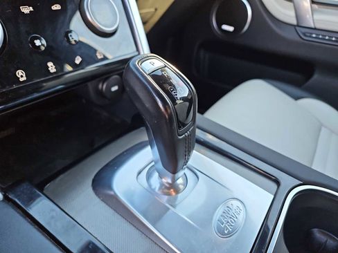 Used 2020 Land Rover Discovery Sport SE R-Dynamic image 21