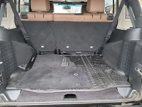 Used 2017 Jeep Wrangler Unlimited Rubicon w/ Connectivity Group AWD/4WD image 25