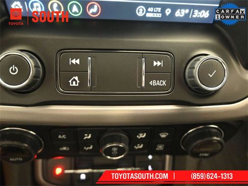 Used 2022 GMC Acadia AT4 w/ Technology Package image 16