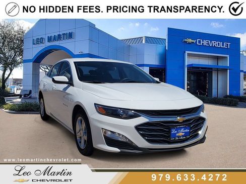 Used 2024 Chevrolet Malibu LT FWD image 2