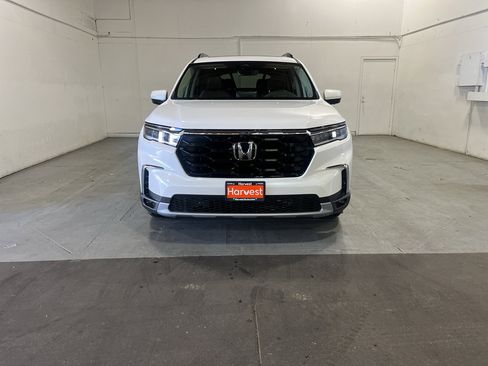 Certified 2025 Honda Pilot Elite image 2