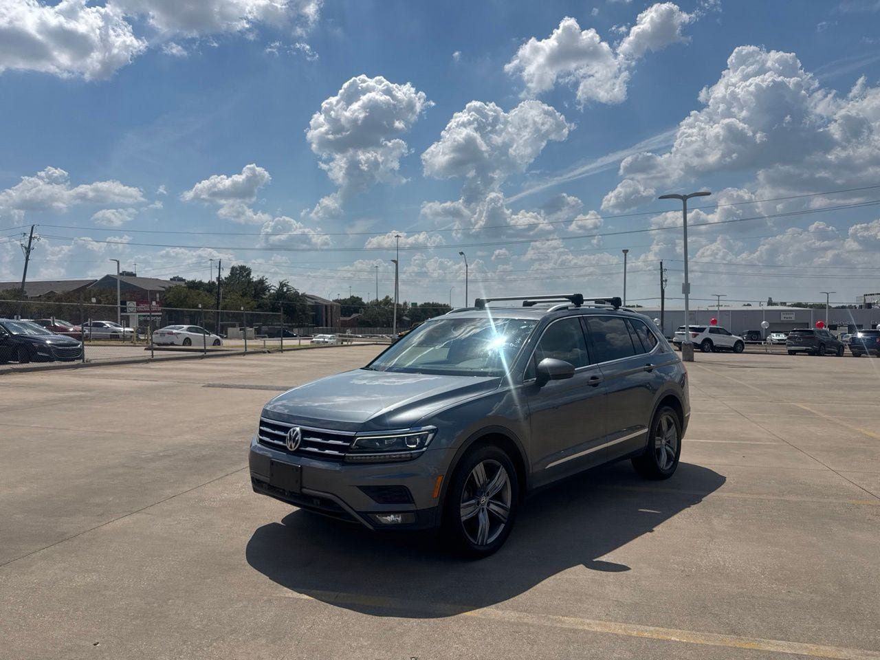 Used 2018 Volkswagen Tiguan SEL Premium FWD image 10