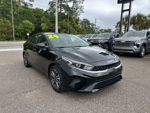 Used 2024 Kia Forte LXS FWD image 10