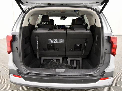 Certified 2025 Kia Carnival EX image 7