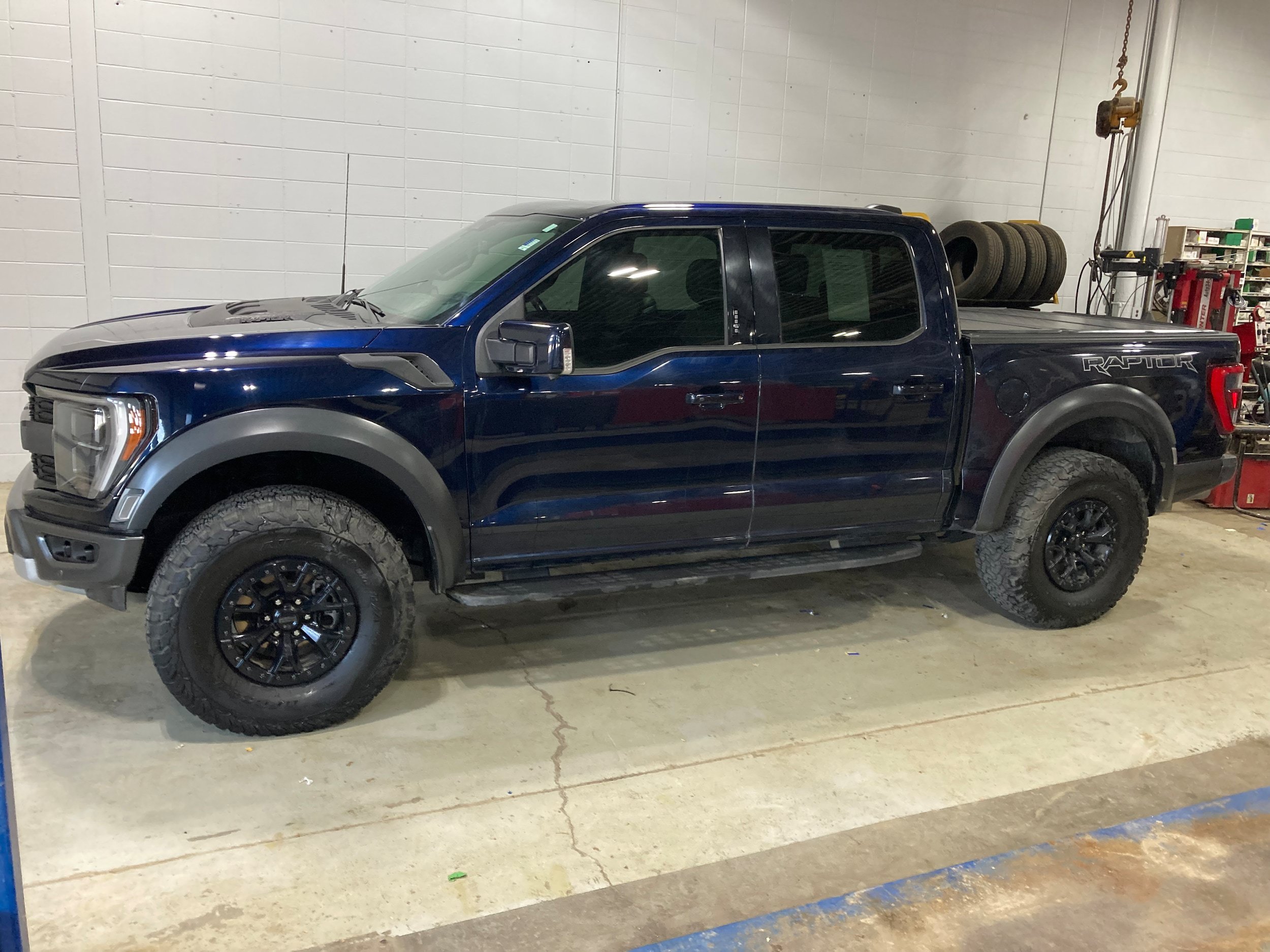 Used 2023 Ford F150 Raptor w/ Raptor 37 Performance Package AWD/4WD image 1