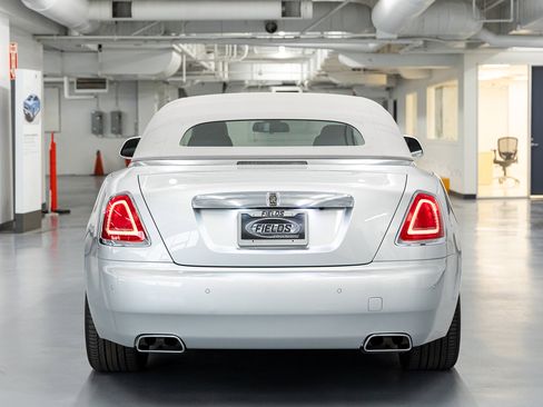 Used 2017 Rolls-Royce Dawn RWD image 6
