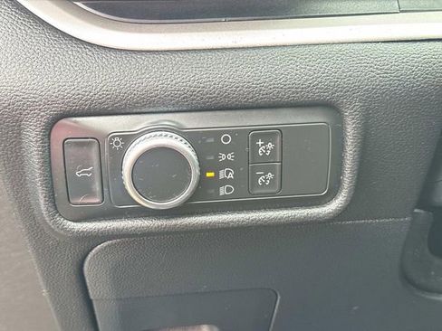 Used 2020 Ford Explorer XLT image 26