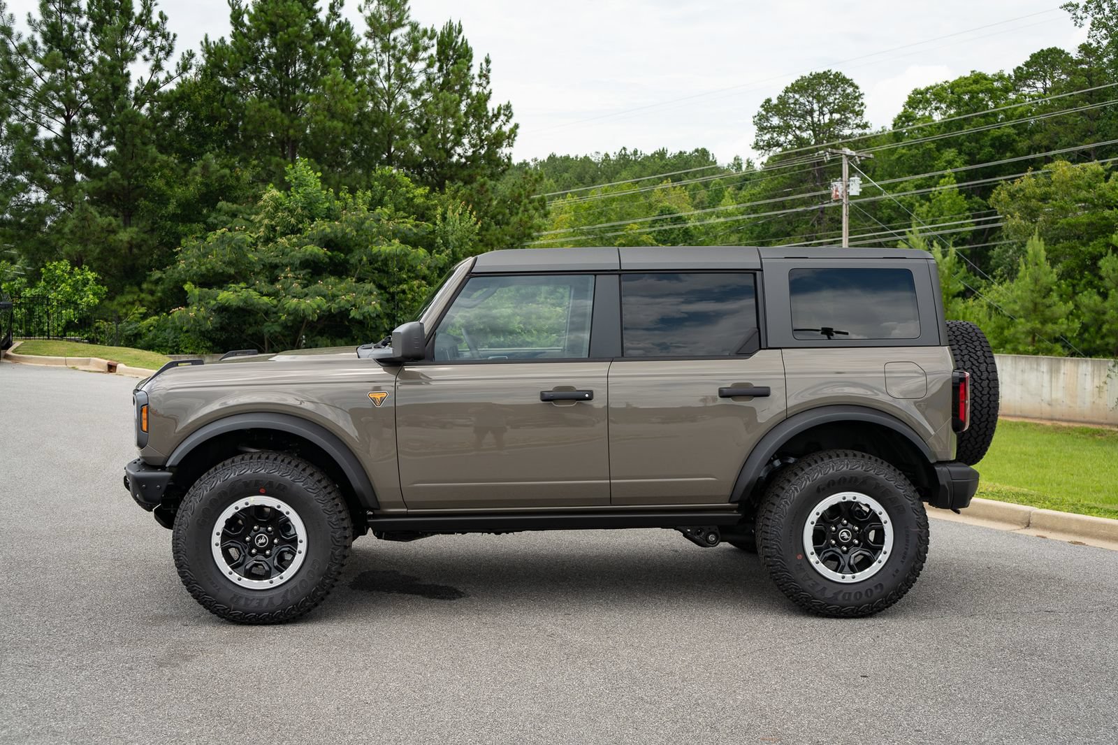 New 2026 Ford Bronco Badlands AWD/4WD image 13