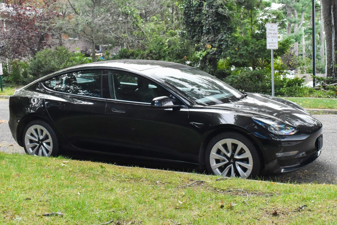 Used 2022 Tesla Model 3 Long Range AWD/4WD image 10