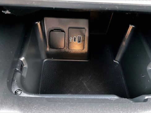 Certified 2025 Ford Explorer ST-Line image 33