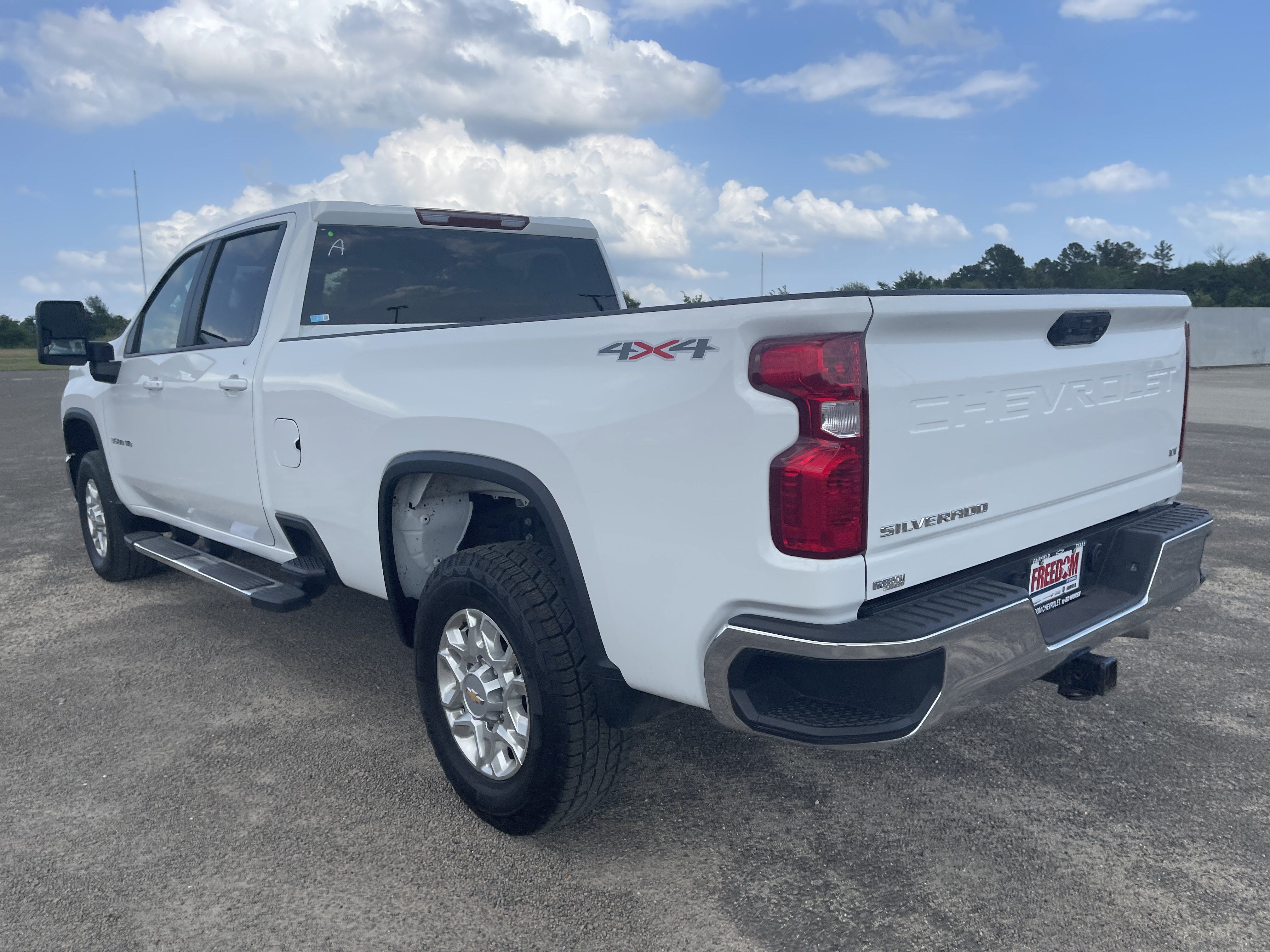 Used 2025 Chevrolet Silverado 3500 LT w/ Convenience Package AWD/4WD image 6