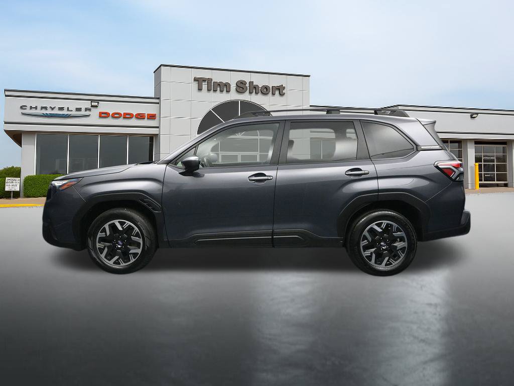 Used 2025 Subaru Forester Premium AWD/4WD image 2