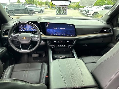 Used 2025 Chevrolet Tahoe High Country AWD/4WD image 30