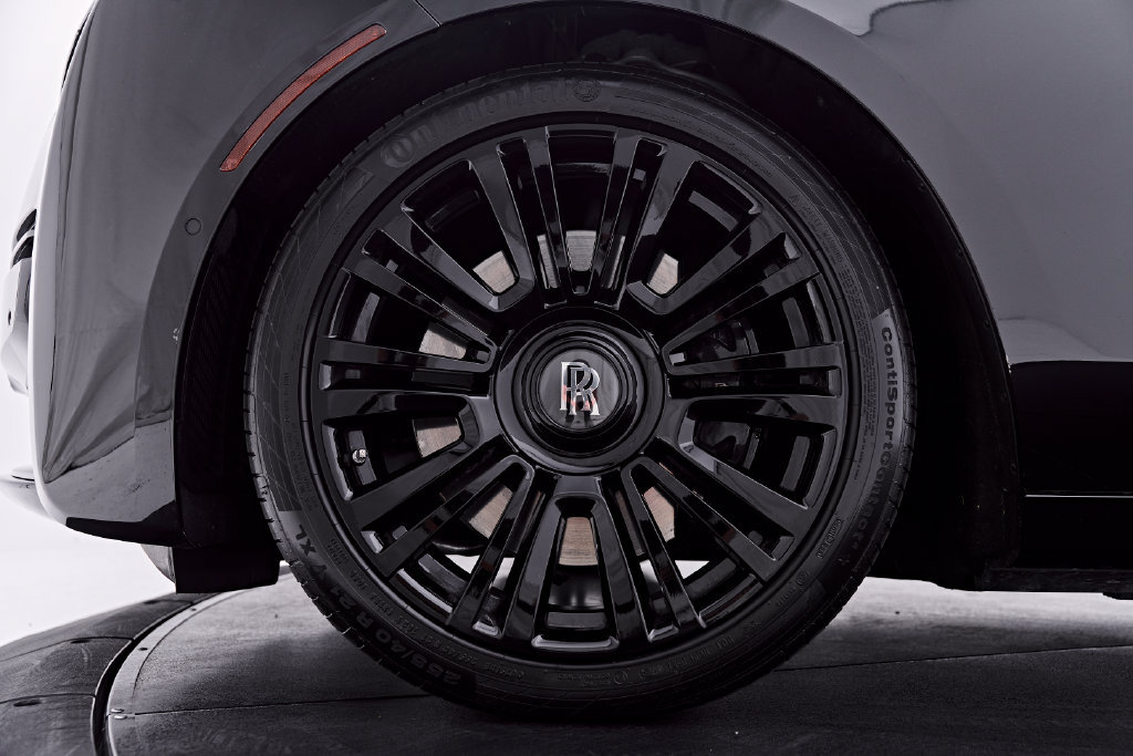 Used 2023 Rolls-Royce Ghost AWD/4WD image 3
