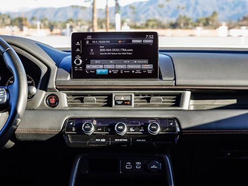 Used 2024 Honda Pilot TrailSport image 16