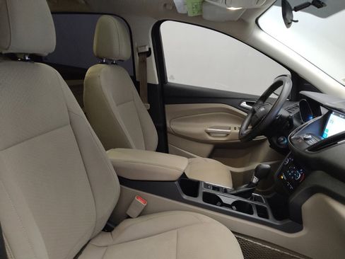 Used 2017 Ford Escape SE w/ Equipment Group 201A FWD image 21