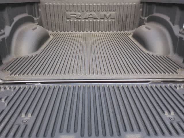Used 2025 RAM 1500 Laramie AWD/4WD image 34