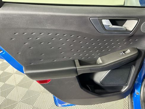 Used 2020 Ford Escape Titanium image 25