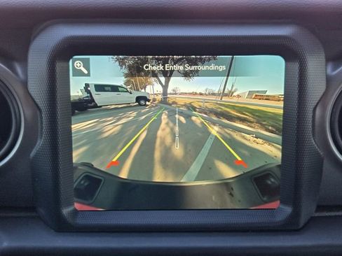 Certified 2022 Jeep Gladiator Sport image 17