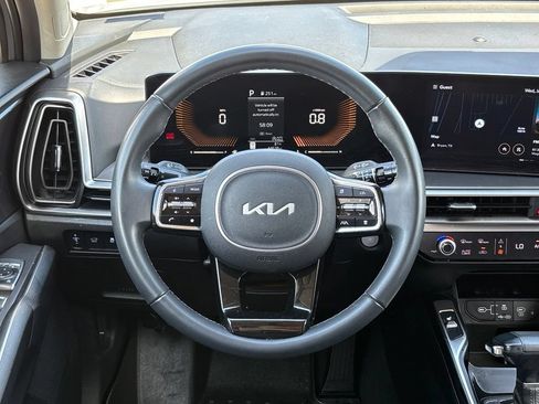 Used 2025 Kia Sorento EX w/ Panoramic Sunroof Package FWD image 18