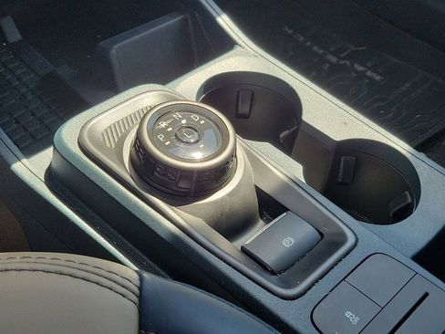 Used 2025 Ford Maverick Lariat image 32