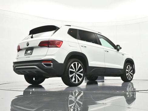 Used 2024 Volkswagen Taos SE FWD image 40