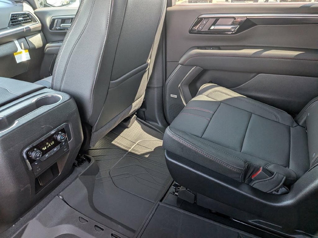 New 2026 Chevrolet Suburban RST w/ Comfort Package RWD image 30