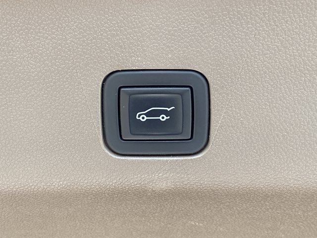Used 2024 GMC Yukon XL Denali AWD/4WD image 7
