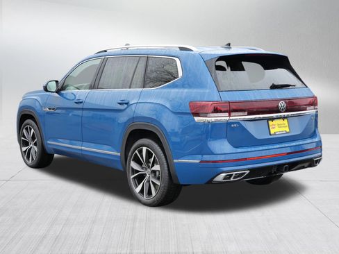 Certified 2025 Volkswagen Atlas SEL Premium R-Line image 5