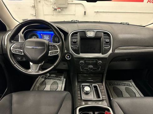 Certified 2021 Chrysler 300 Touring image 23