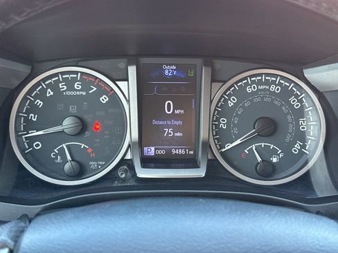 Used 2020 Toyota Tacoma SR5 RWD image 22