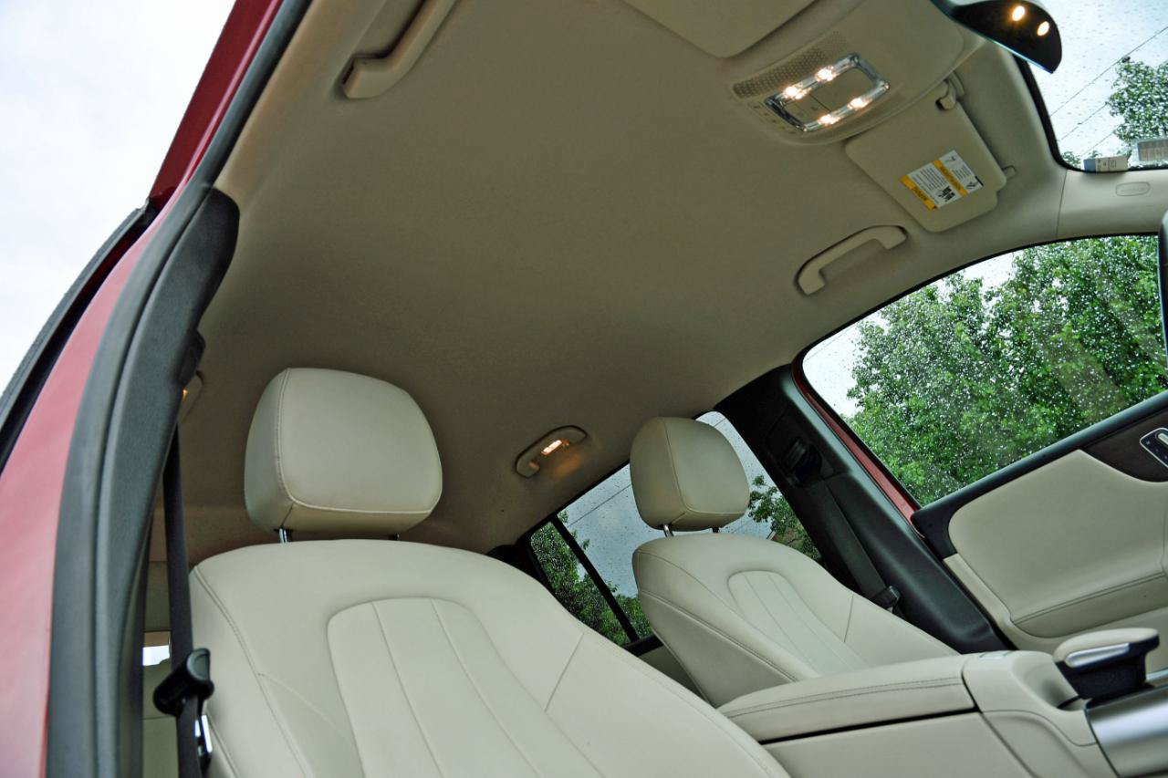 Used 2022 Mercedes-Benz GLB 250 w/ Premium Package image 37