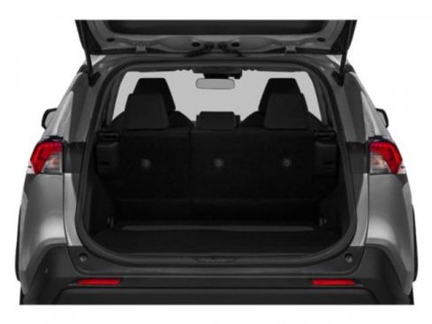 Used 2021 Toyota RAV4 LE image 11