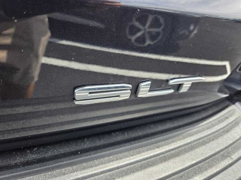 Used 2023 GMC Yukon XL SLT w/ SLT Premium Package AWD/4WD image 18
