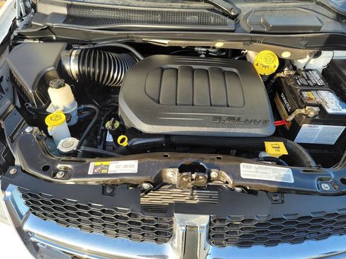 Used 2020 Dodge Grand Caravan SXT FWD image 9