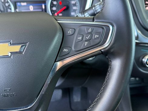 Used 2024 Chevrolet Equinox LT FWD image 17